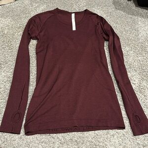 Maroon lululemon swiftly tech long sleeve.
